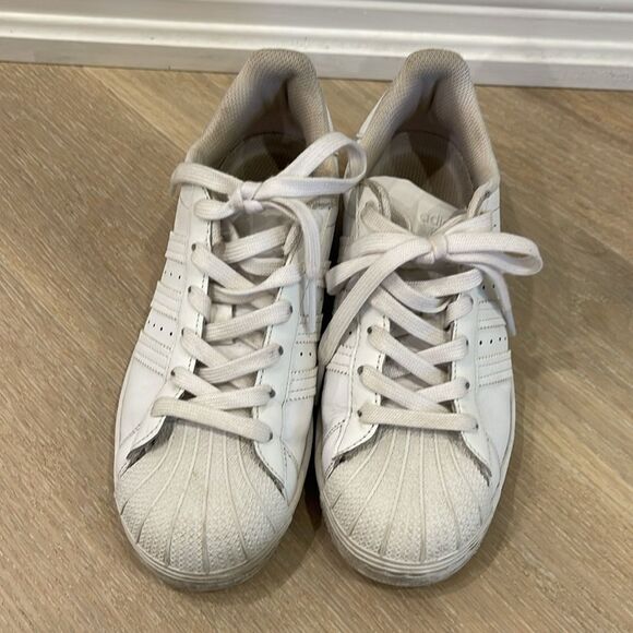 Casual Sneakers - White Adidas Superstars, Women’s Size 6. Shell Toe. - Picture 6 of 10